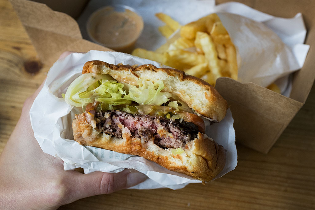 Traktat Vask vinduer helbrede Tank op med den bedste burger på Gasoline Grill - Pigen & Pomfritten