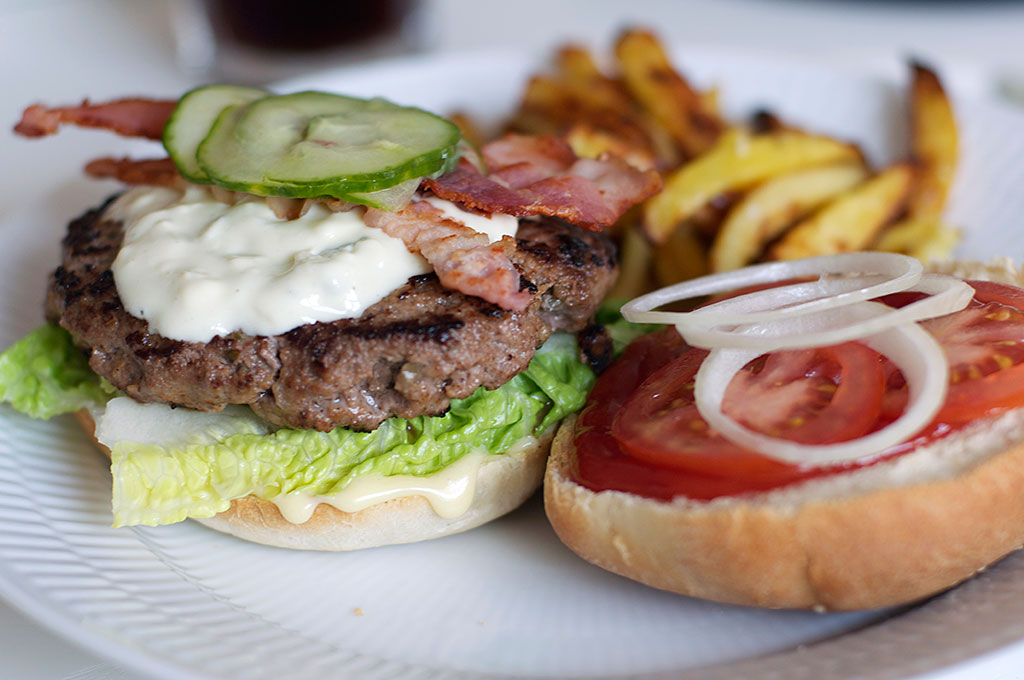 Saftige og burgerbøffer Pigen & Pomfritten