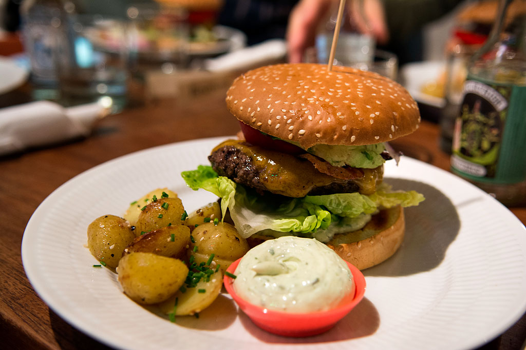 Skru ned locker klipning En hjemmelavet burger på KH Clausen - Pigen & Pomfritten
